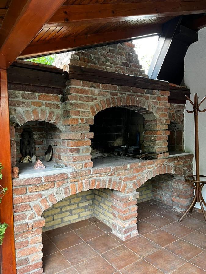 Holiday Home Amila Високо Екстериор снимка