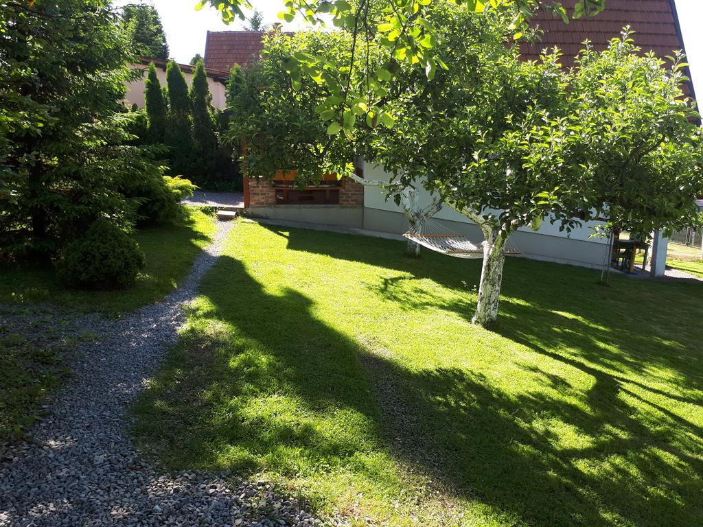 Holiday Home Amila Високо Екстериор снимка